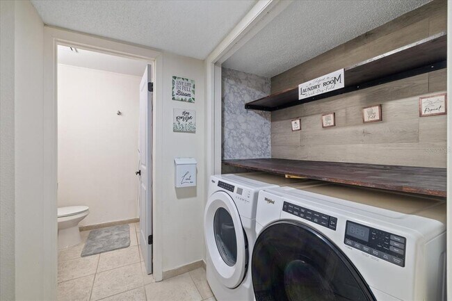 Building Photo - 8724 Mallard Reserve Dr