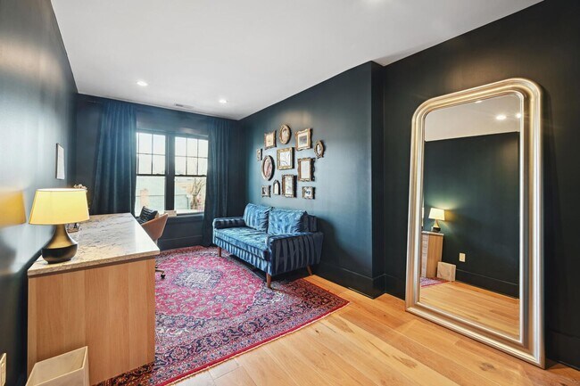 Building Photo - FURNISHED style in NoMA with Garage Parking
