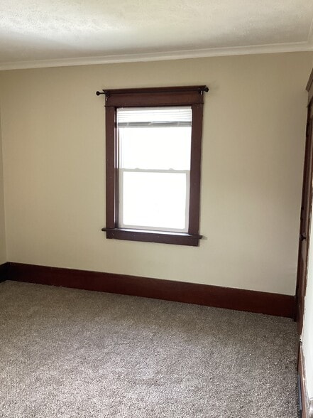 Building Photo - 401 Haney Ave