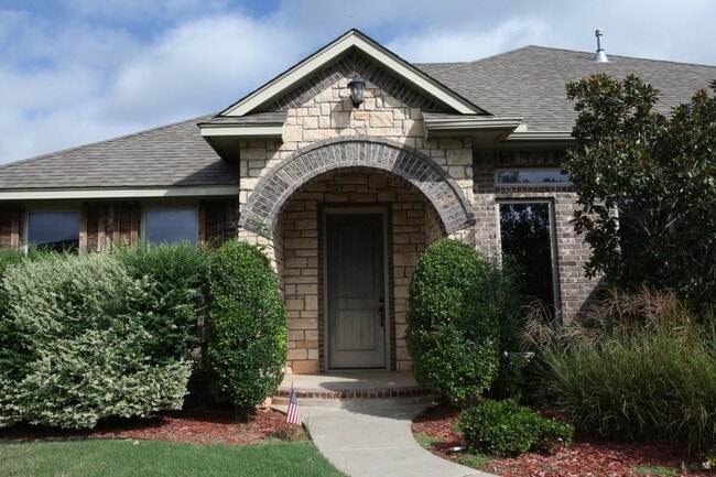 Primary Photo - Home in Gated Community also In Deer Creek Schools