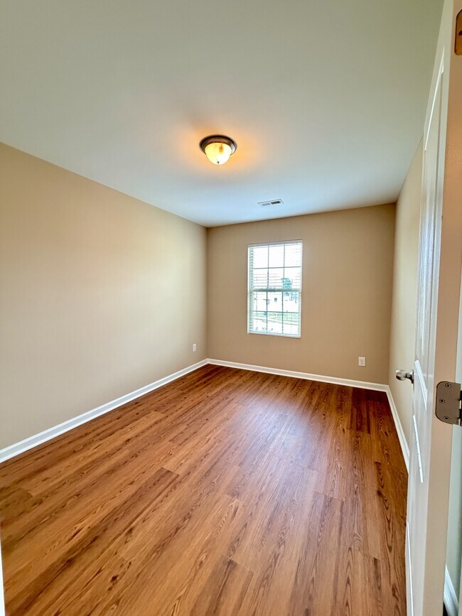 Building Photo - 3719 Landshire View Lane