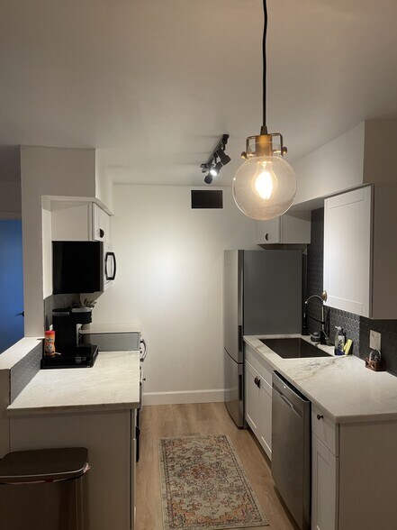 Building Photo - 1325 Bagby Ave