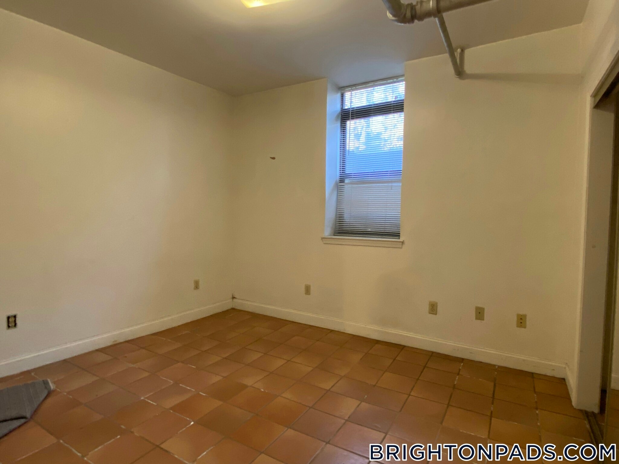 Building Photo - 27 Egremont Rd