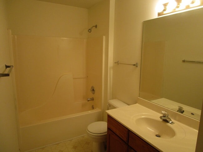 Building Photo - 1616-1618-1618 Juniper Dr