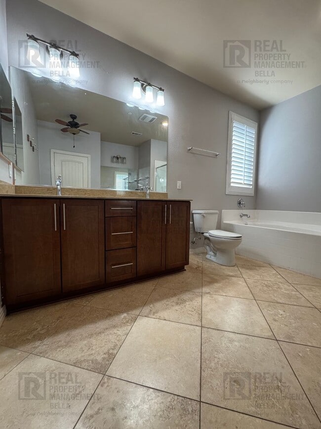 Building Photo - Modern Comfort Meets Resort Living – Gorgeous Single-Story in The Lakes Community