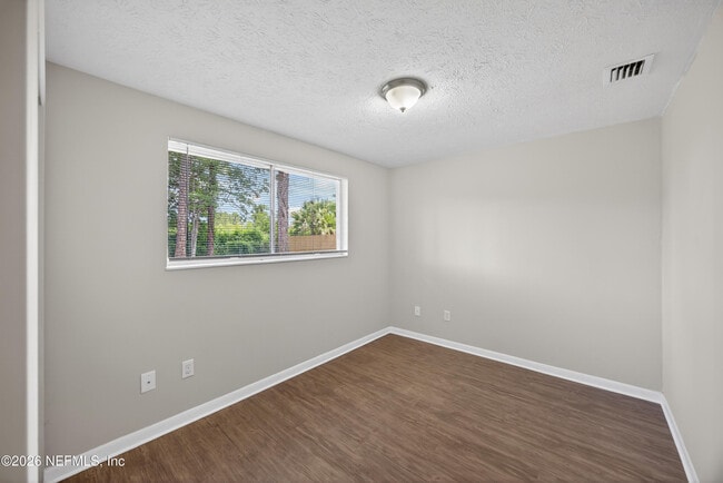 Building Photo - 4177 Timberlake Dr E