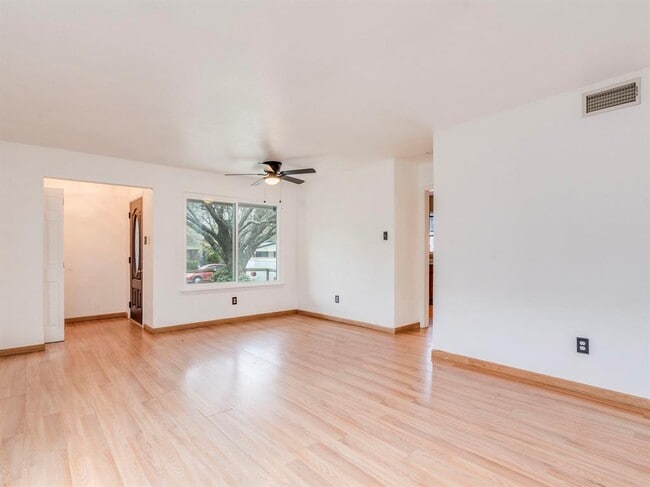 Building Photo - 5628 Pinon Vista Dr