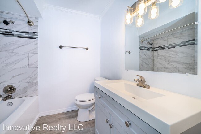 Building Photo - 3 br, 2 bath House - 15 Wisteria Dr.