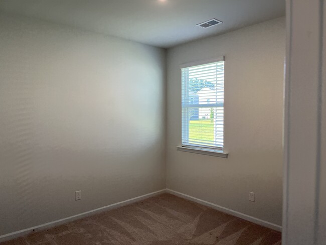 Building Photo - 108 Buttermere Wy