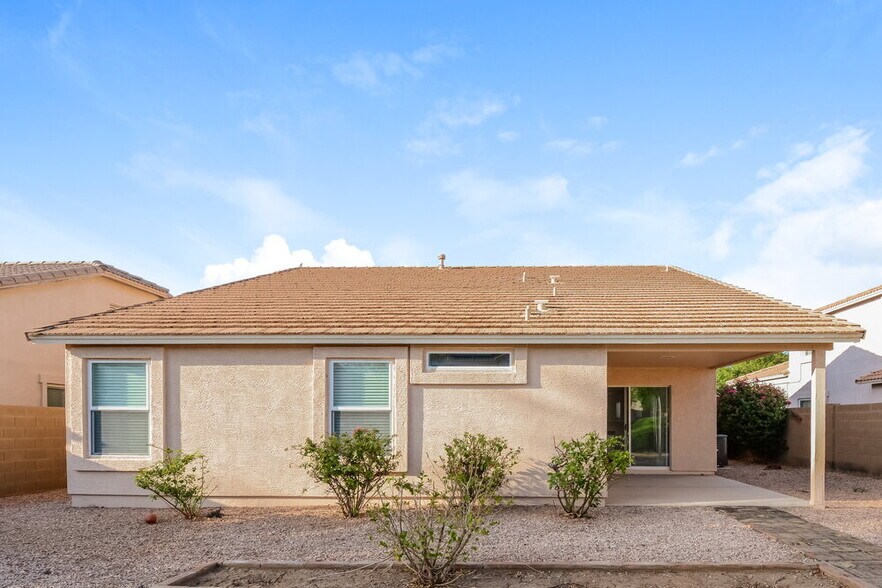 Building Photo - 15438 W Mercer Ln