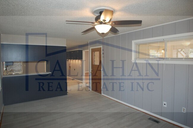 Building Photo - Updated Sherwood 3 bed 2 bath