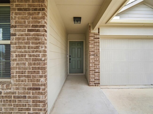 Building Photo - 21412 Wilmiller Ln