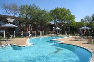 Building Photo - 2 br, 1 bath Condo - 2751 FM 518 RD E Flat...