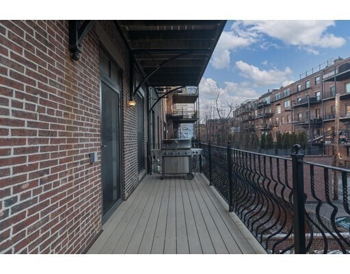 Building Photo - 28 Union Park