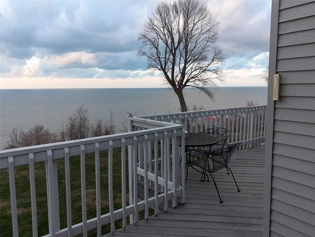 Building Photo - 3304 Baer Beach Rd