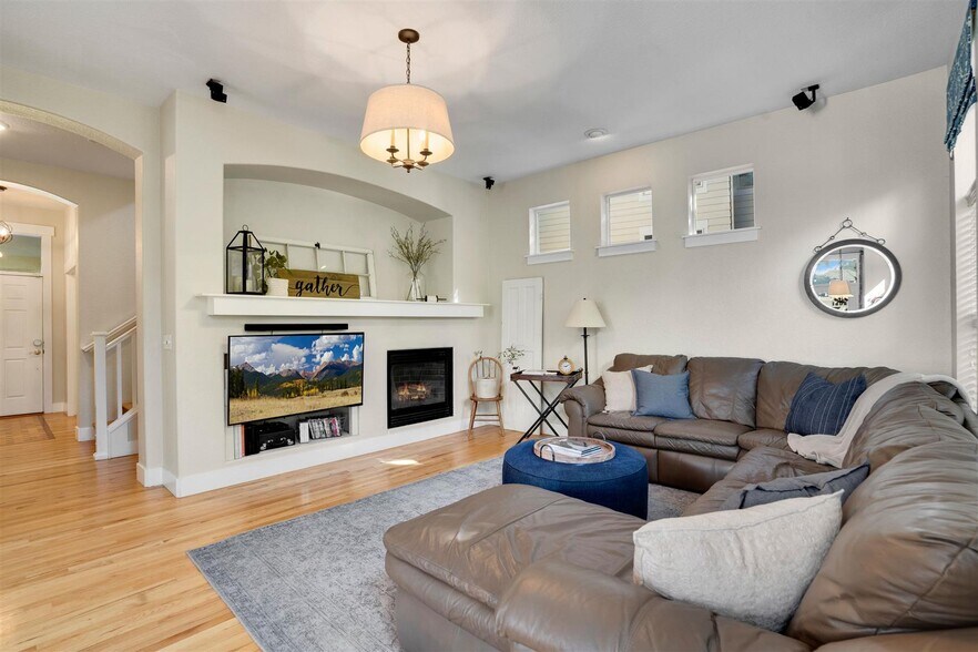 Curl up with a good book by the cozy fireplace - 4144 Lost Canyon Drive