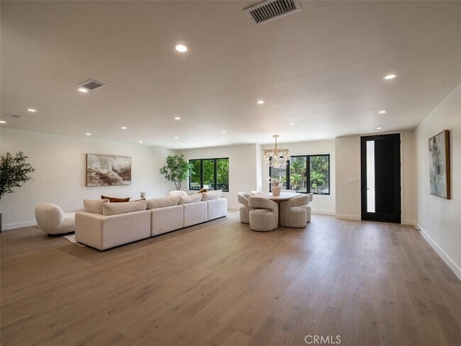 Building Photo - 4819 Genesta Ave