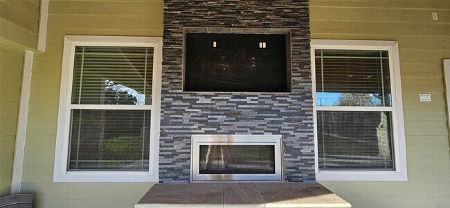 Building Photo - 13035 Bainbridge Trail