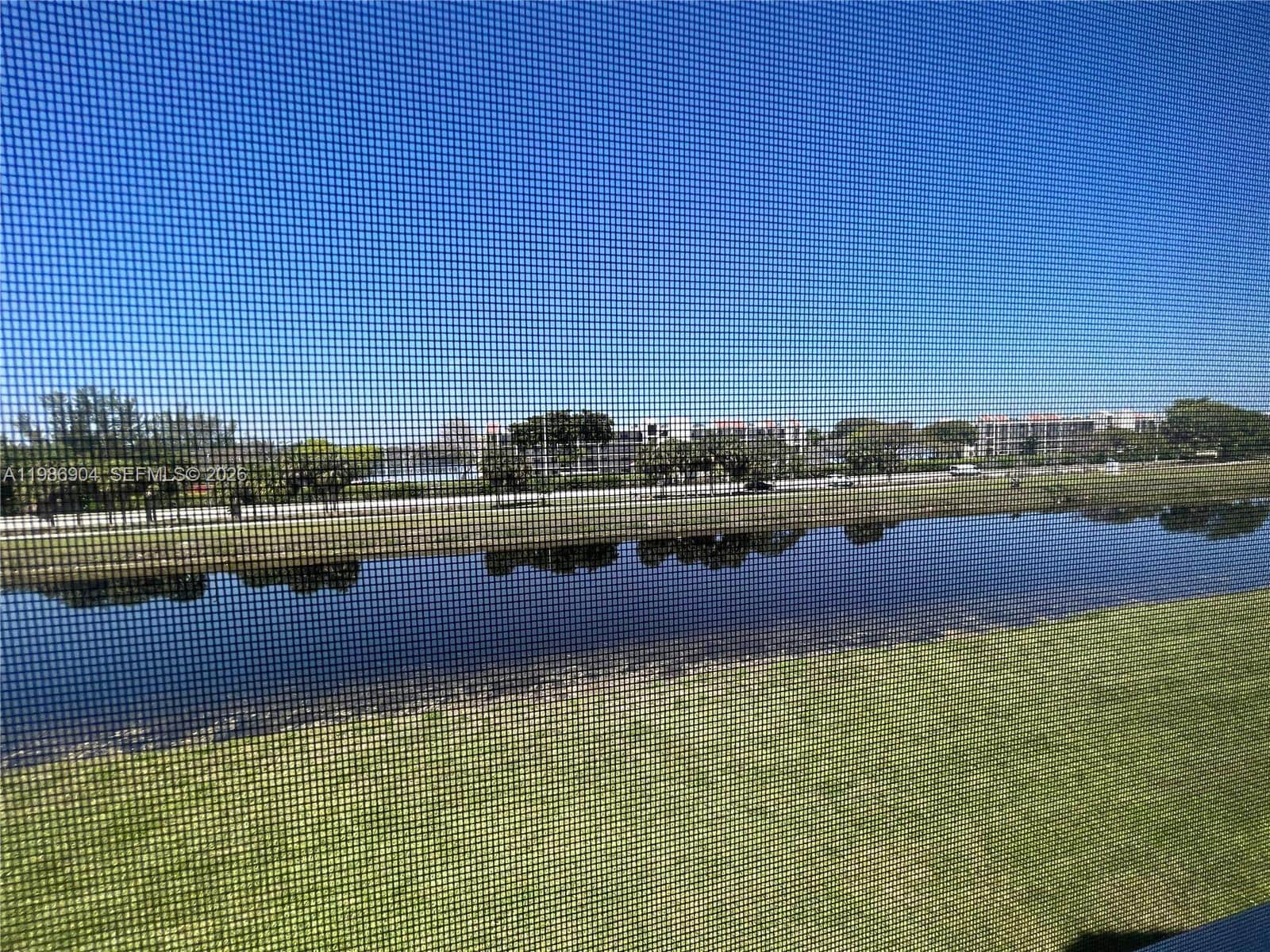 Building Photo - 2851 N Oakland Forest Dr