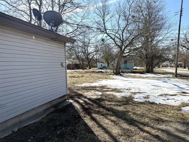 Building Photo - 312 M St NE