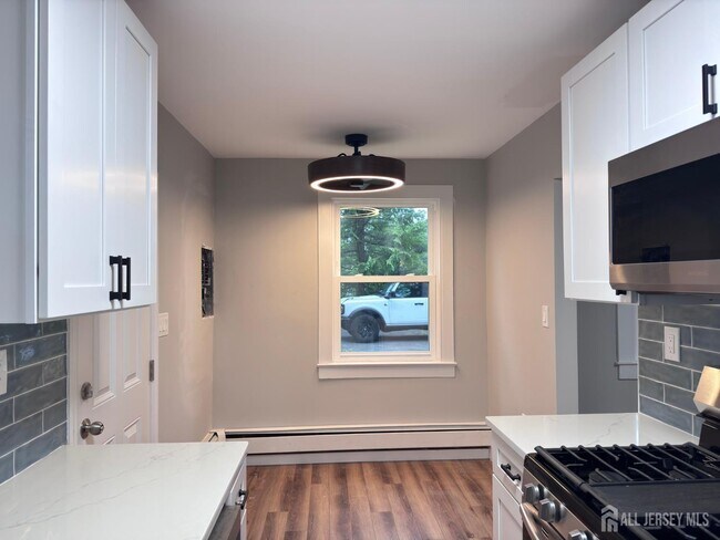 Building Photo - 6 Seaglade Cir
