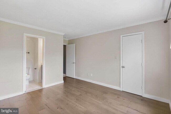 Building Photo - 1725 Ascot Way