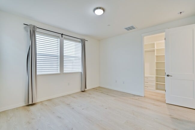 Building Photo - 2284 Solace Loop