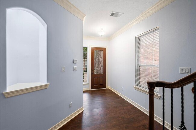 Building Photo - 1518 Olive Park