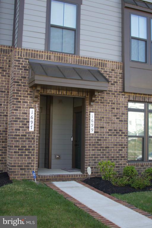 Building Photo - 1697 Dunnington Pl