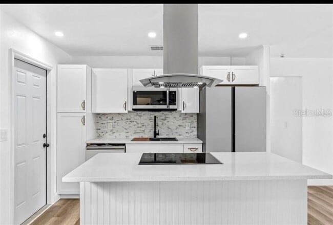 Building Photo - 216 Jean St