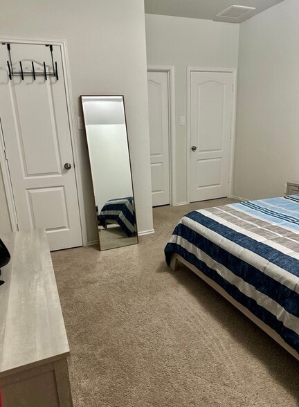 Building Photo - 1 Bollardpoint Ln