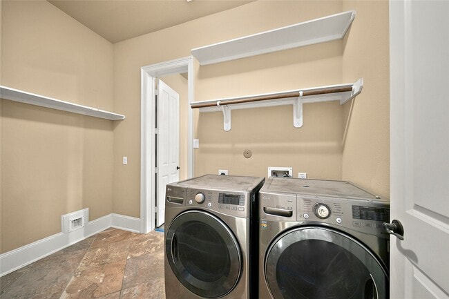 Building Photo - 5203 Heather Meadow Ln