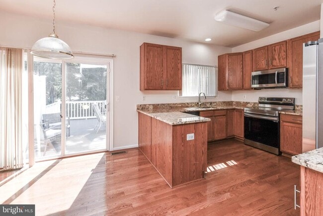 Building Photo - 2713 Yancey Ln