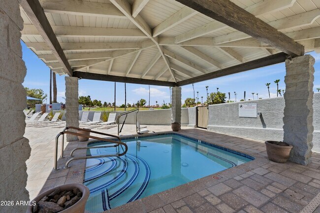 Building Photo - 6532 S Sawgrass Dr