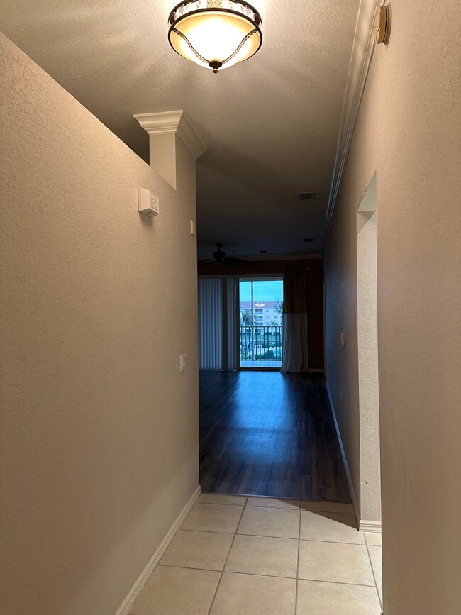 Building Photo - 8550 Kingbird Loop