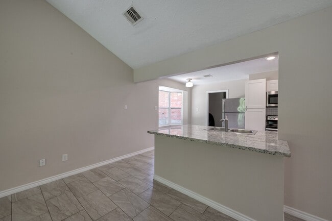 Building Photo - 25747 Timber Lakes Dr
