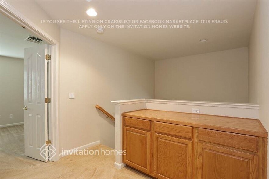 Building Photo - 1655 Vandenberg Cir