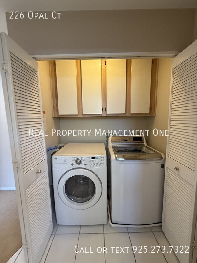 Building Photo - 226 Opal Ct