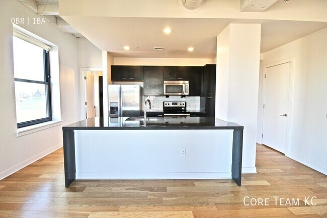 Building Photo - 217 W Pershing Rd