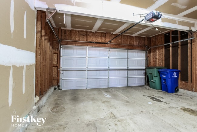 Building Photo - 868 Windy Hill Ln