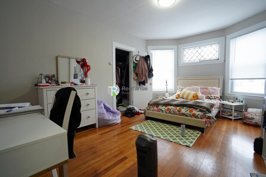 Building Photo - 4 Ashford Ct