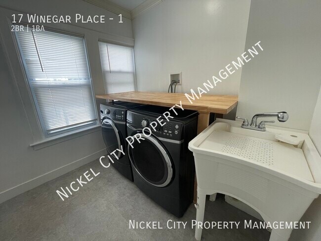 Building Photo - 17 Winegar Pl
