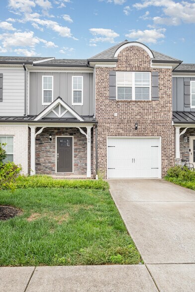 Primary Photo - 1706 Lone Jack Ln