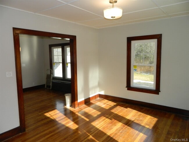 Building Photo - 712 NY-52