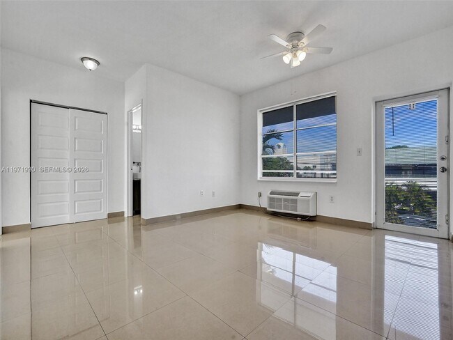 Building Photo - 540 74th St