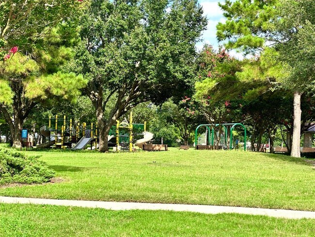 Building Photo - 26223 Longmont Park Ln