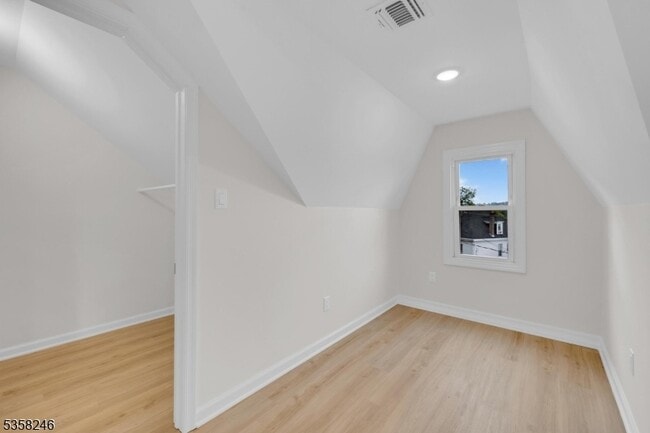 Building Photo - 106 Bennett St