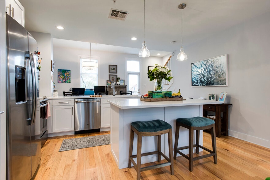 Building Photo - 508 Madison St