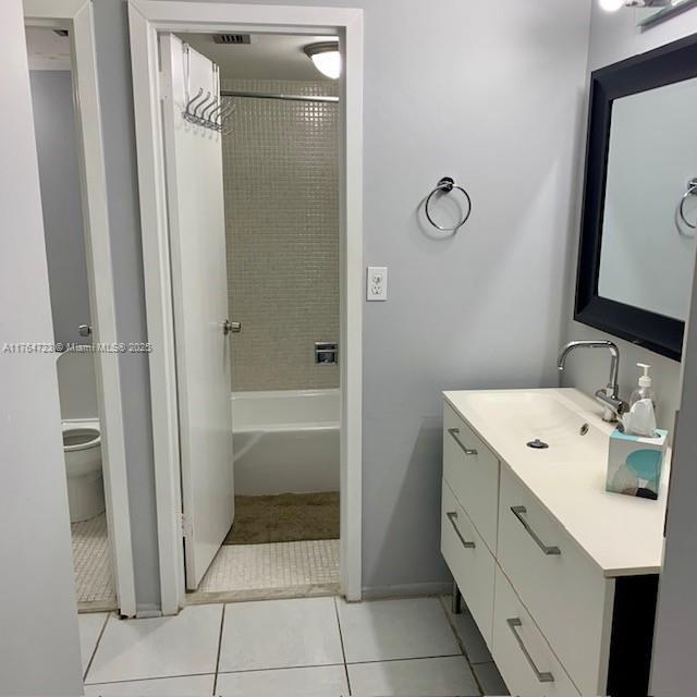 Building Photo - 2030 S Ocean Dr