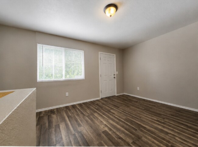 Building Photo - 803 S Logan Ave